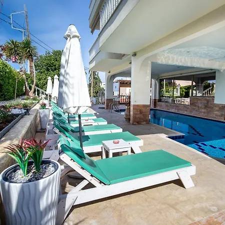 Aparthotel Garden 4*