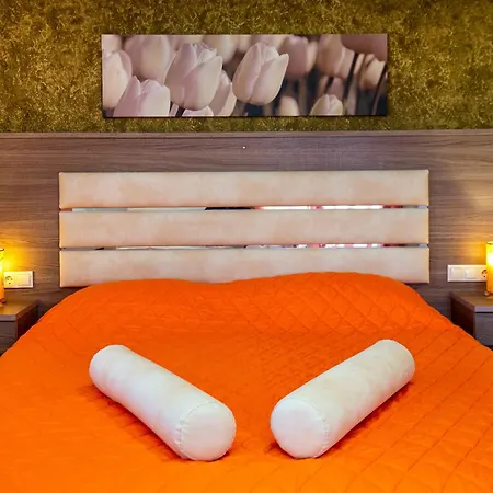 Garden Aparthotel 4*