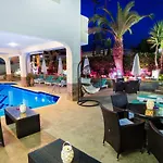 Garden 4*
