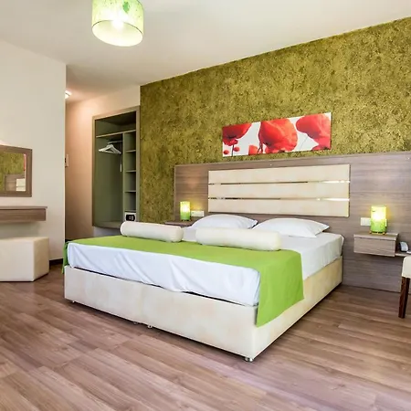 Garden Aparthotel 4*